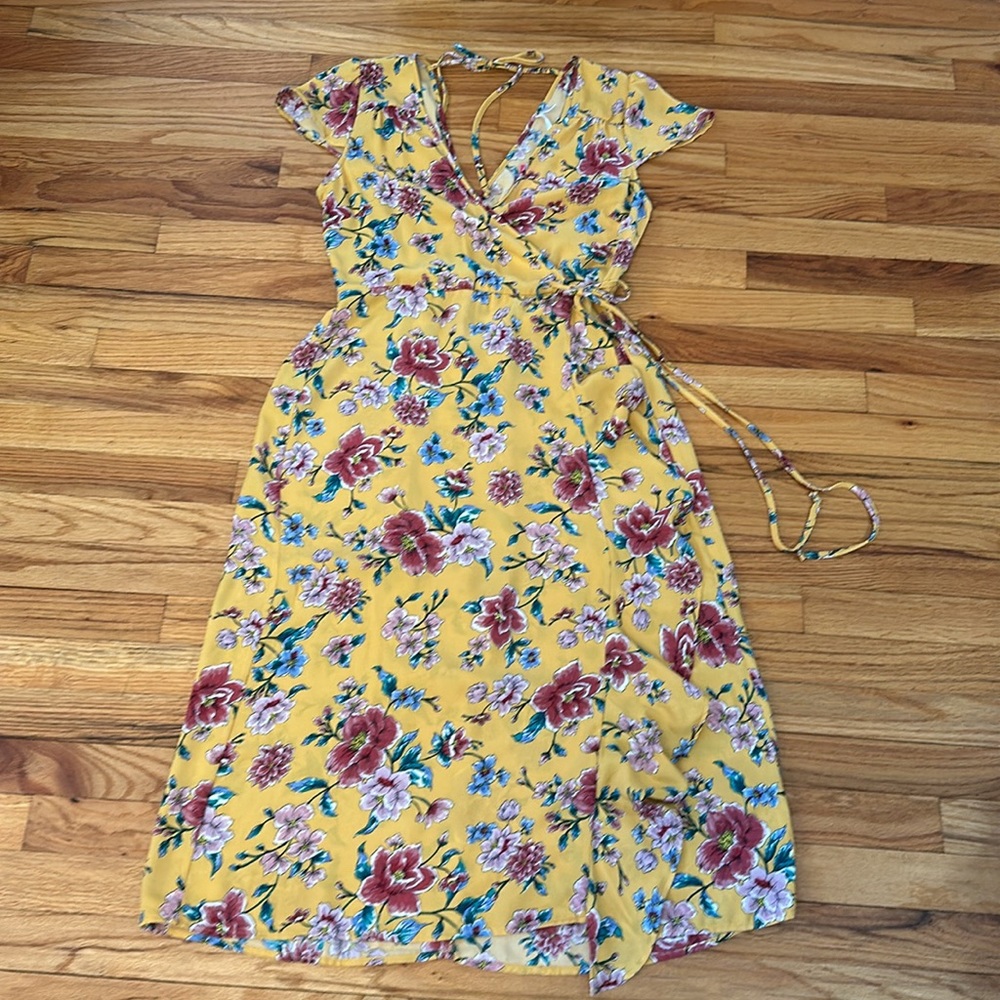 🌺 Pretty Xhiliration Faux Wrap Floral Dress Sz M